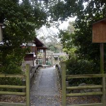 京都御苑内の厳島神社