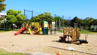 新興住宅地の公園