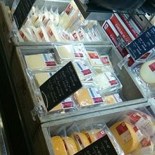 たくさんあり迷いますがお店の方が一緒に選んでくださいました