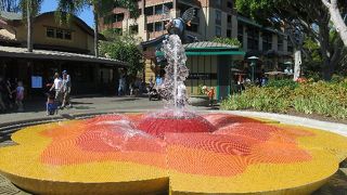 食事と買い物を楽しむ