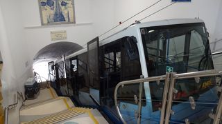 ケーブルカーで降りることが出来ます