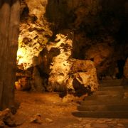ヴァヴェル城からの出口にある伝説の竜の洞窟