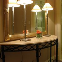 エントランスホール右手に広いバスルームがありました