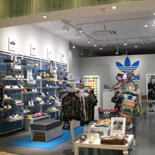 アディダスオリジナルスショップ (あべのHoop店) 