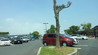 駐車スペースがキャパシティー不足です