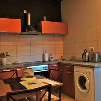 キッチンダイニング。ミネラルウォーターがタダ！