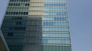 オフィスビル内の飲食店街