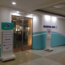JALビジネスは大韓航空ラウンジに通されました