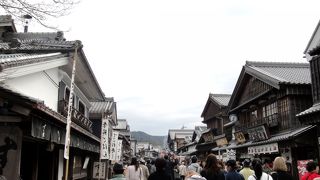 古い家屋が並んだ趣ある通り