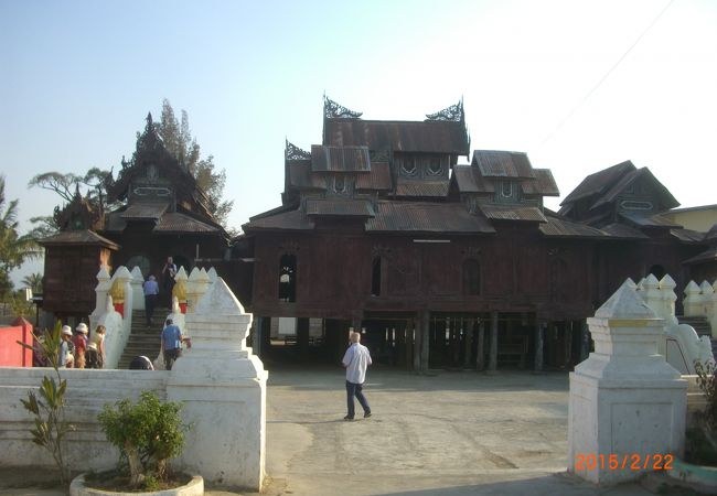 現役の木造僧院