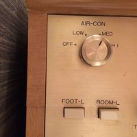 エアコンのスイッチ。