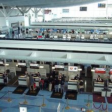 チェックインカウンターエリア。