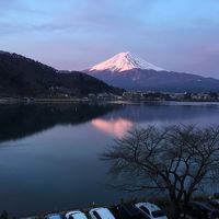 お部屋から眺める朝の富士山