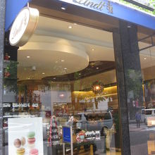 想像以上に小さい店舗