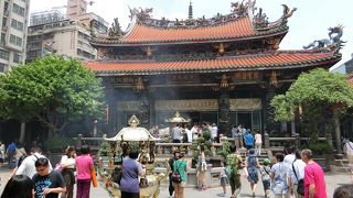 台北で一番御利益がある古いお寺！