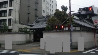 山門の奥には入れませんでした