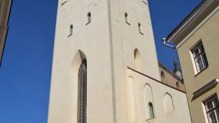 聖オレフ教会の塔に登るとタリンの旧市街が一望できる