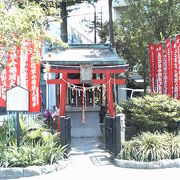 ＪＲ線沿い、佐久間公園にある神社です