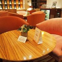 ロビーで好きなドリンクをいただけます