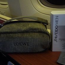 アメニティはロエベのポーチに入ってます。