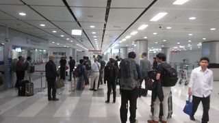 朝は５時５０分頃から利用可能