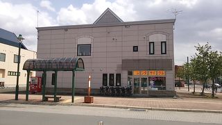 レンタサイクルの他にお土産品・雑誌・飲料等の取扱もあります