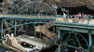 焼きギョウザが人気の“ノーチラスギャレー”