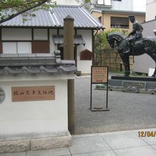 奥が復元住居です。