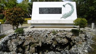 ひめゆり学徒や教師の慰霊塔