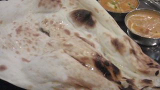 ナンが焦げてる。。。