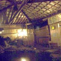 露天風呂天井にもランプが