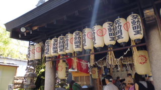 法善寺脇にあります