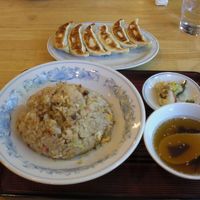 激安のチャーンと餃子です。