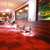 落ち着いた館内