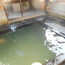 浴室と脱衣所の間に仕切り有り