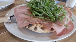 ピザ美味しい！