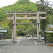 明治に創建された寺院で今は県社です。