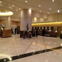 ロビー・フロントです