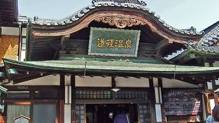 道後温泉本館は入浴目的で行く人が多い