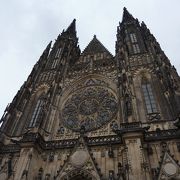 プラハ城内にある市内最大のゴシック建築の大聖堂