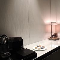 帰宅するとマカロンやチョコレートがいつも置いてありました。