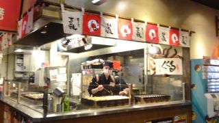 大型有名たこ焼き店