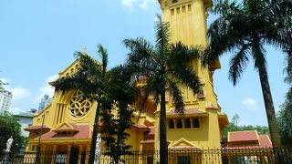 西湖近くの教会