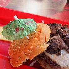 マッシュルームチーズバーガー