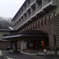 高原にとけこむお洒落な建物です。