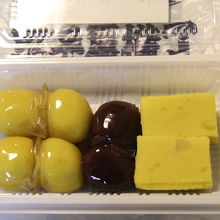芋羊羹、あんこ玉、芋あんこ玉のセット。300円