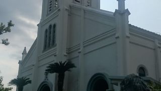 高台に佇む教会