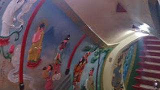 龍の中は絵や細工が良くできてる。