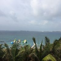 部屋から見える海と基地建設・・