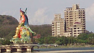 近づくと相当でかい